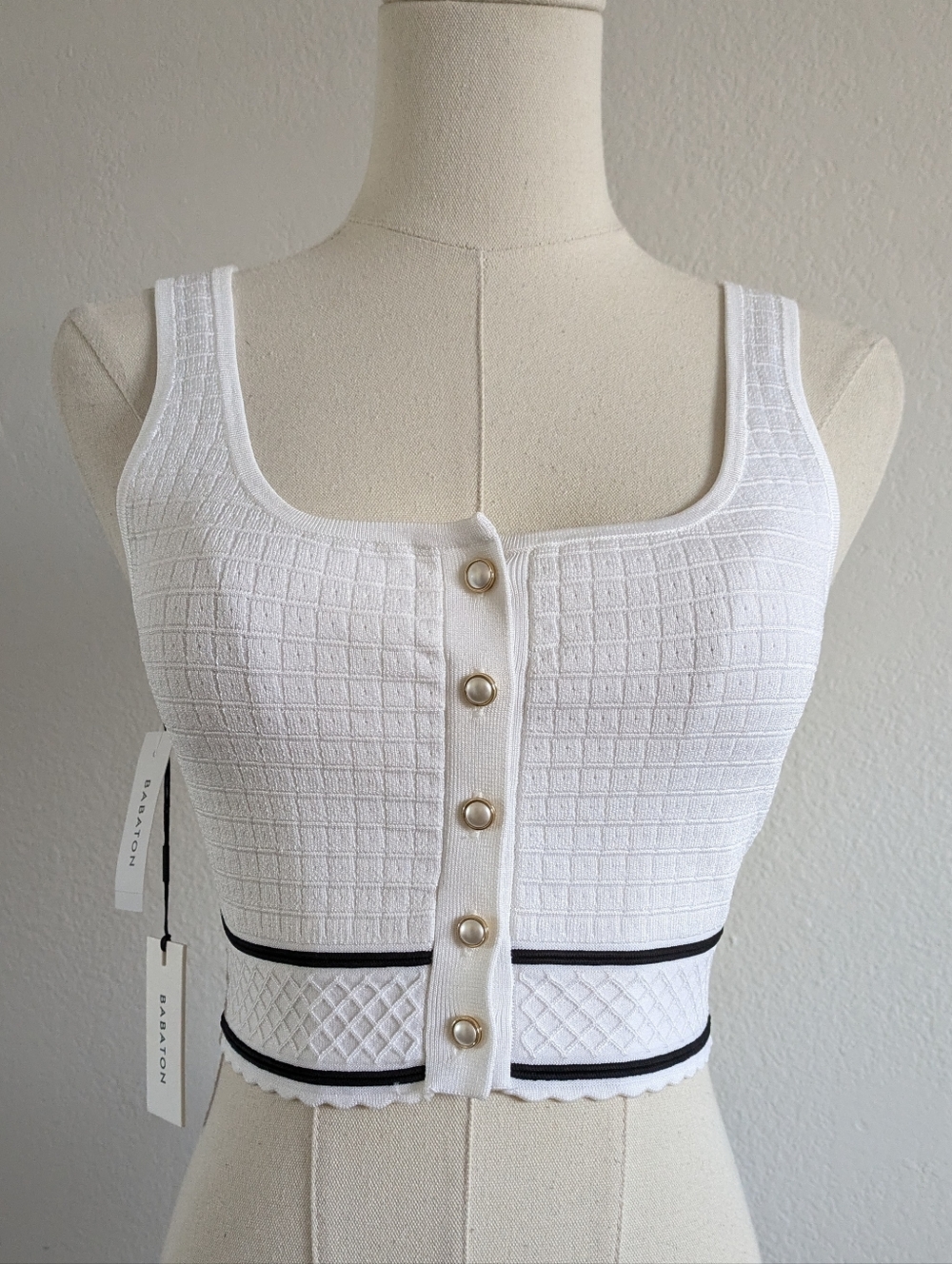 Aritzia Babaton Sculpt Knit Button Crop Tank Top